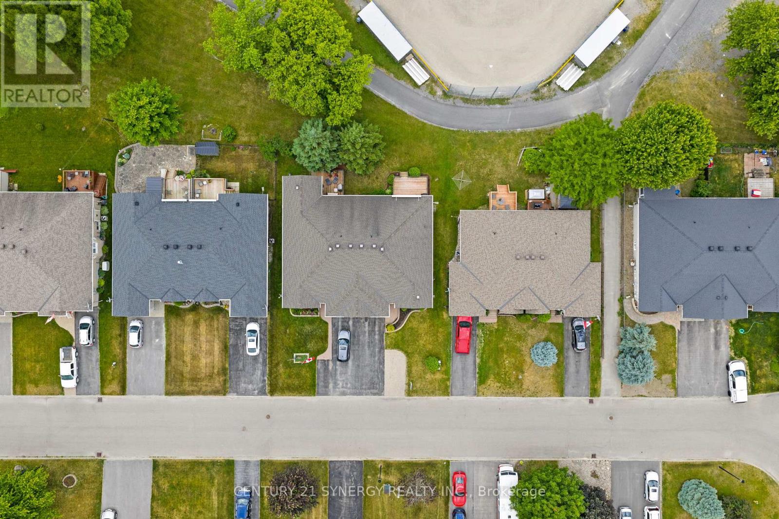 54 Dr Gordon Crescent
