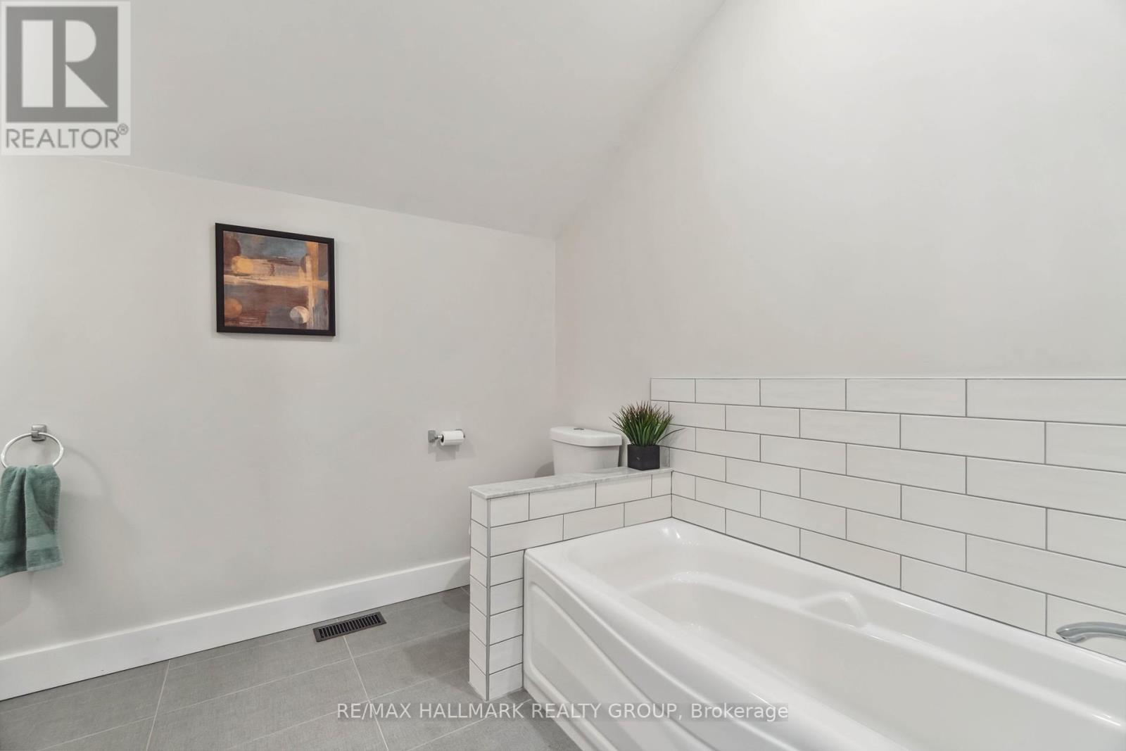 628 Sugar Bush Road