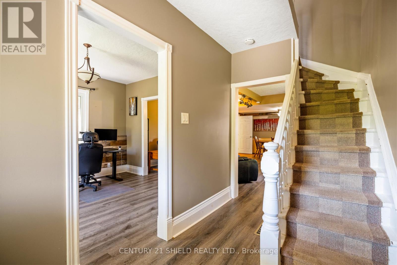 23 Mechanic Street E