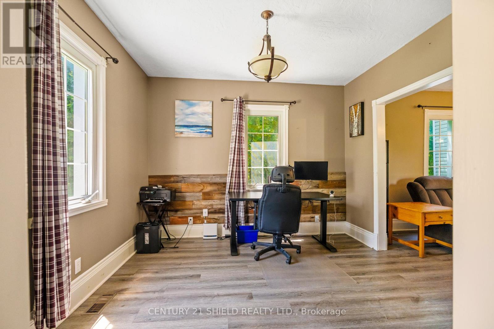 23 Mechanic Street E