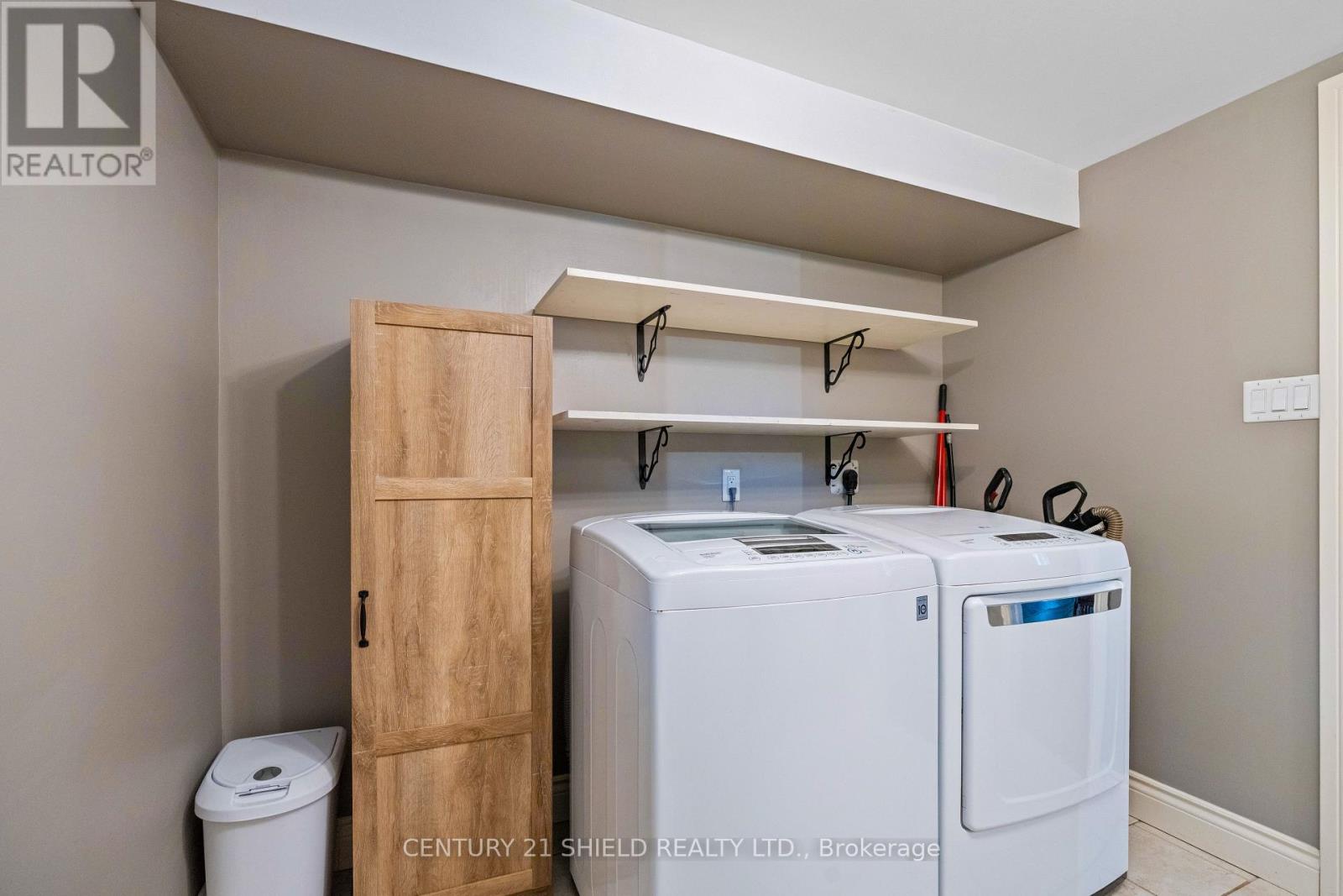 23 Mechanic Street E