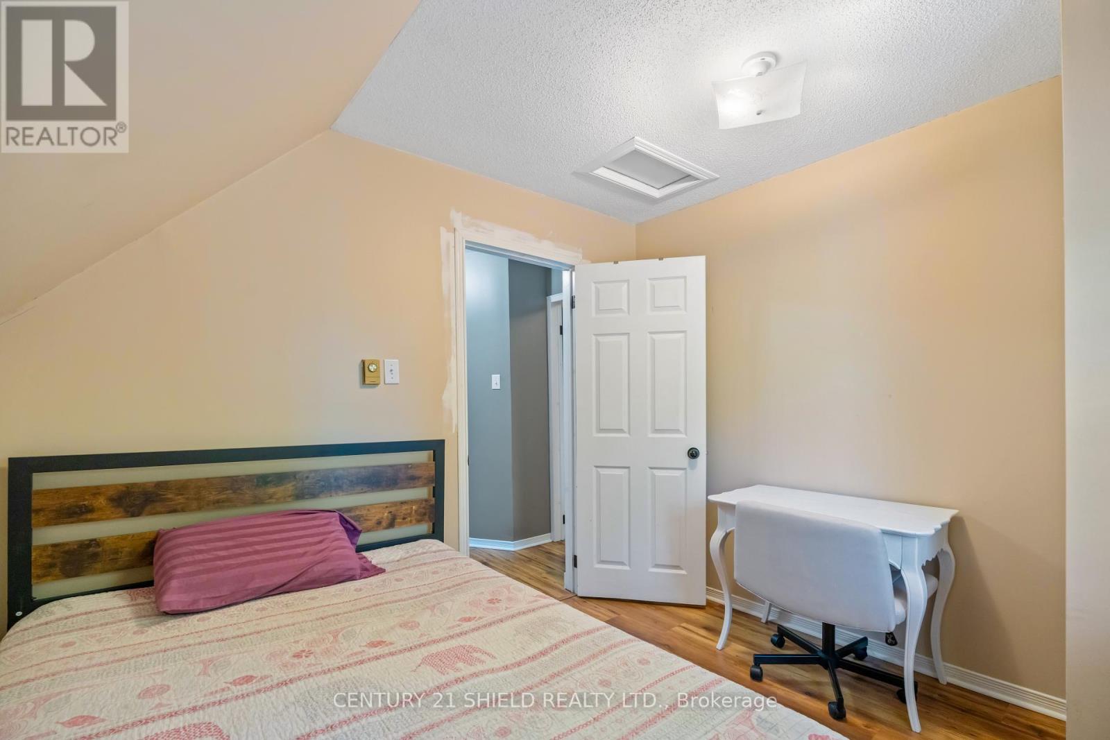 23 Mechanic Street E