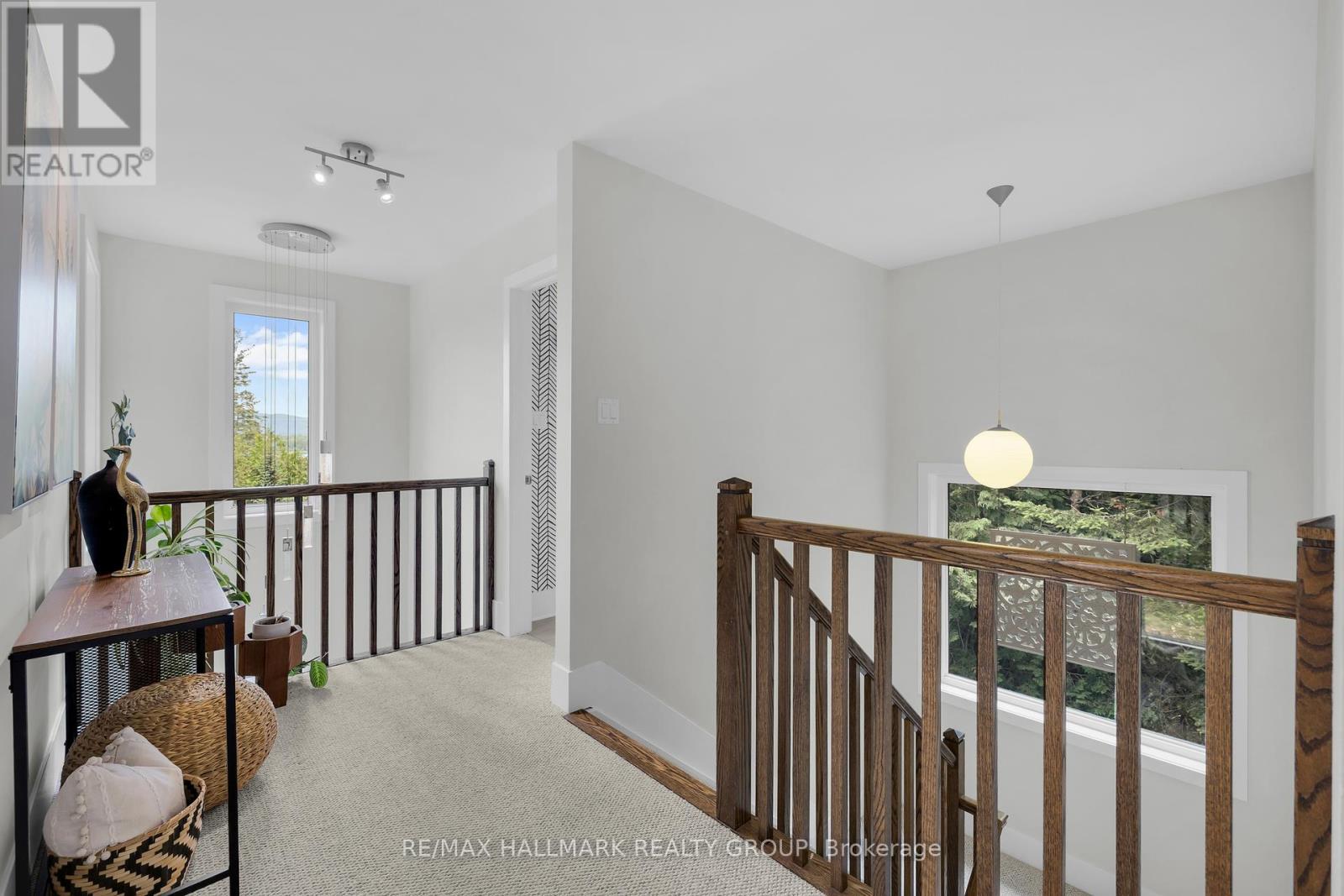 3311 Barlow Crescent