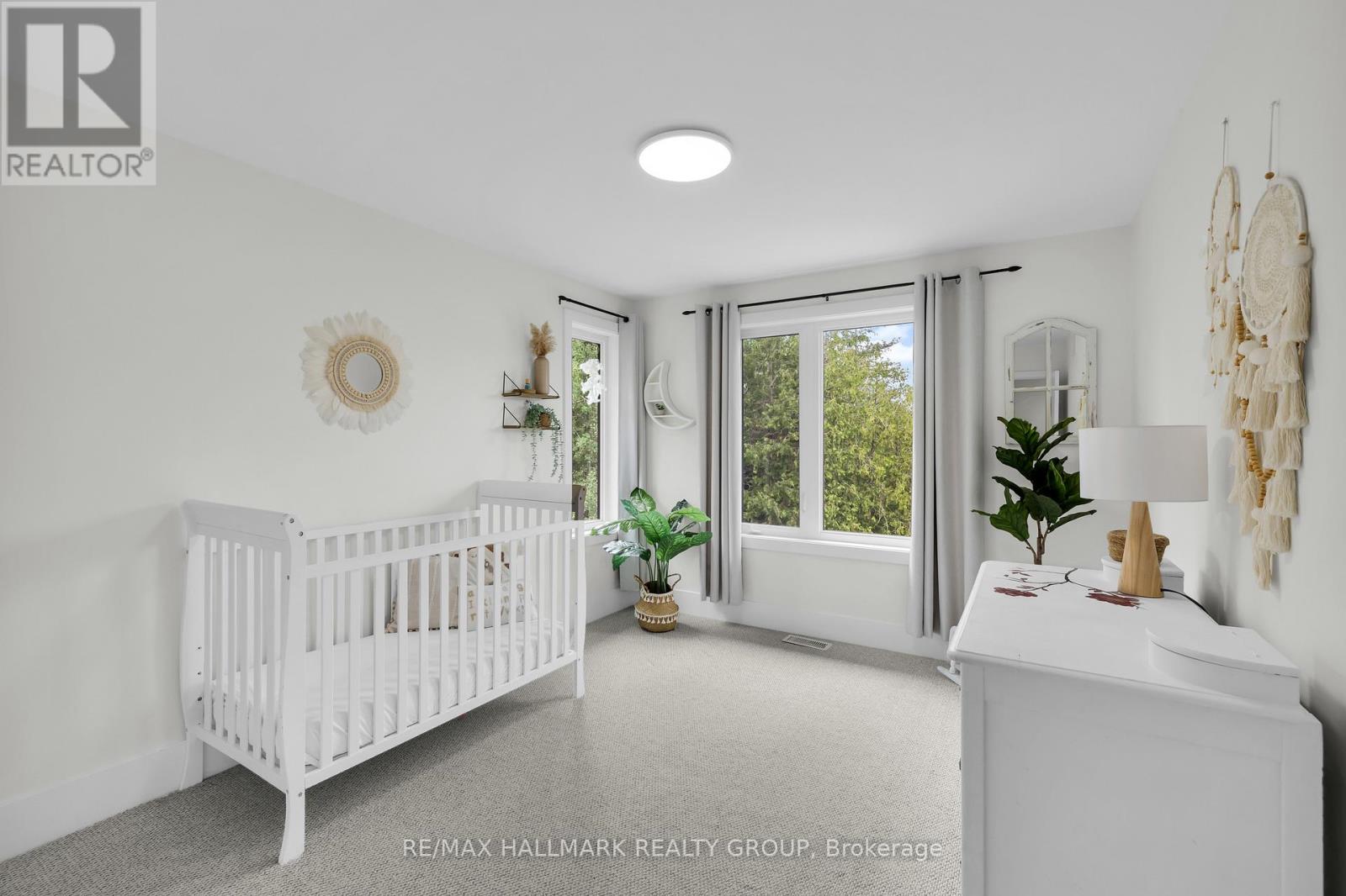 3311 Barlow Crescent