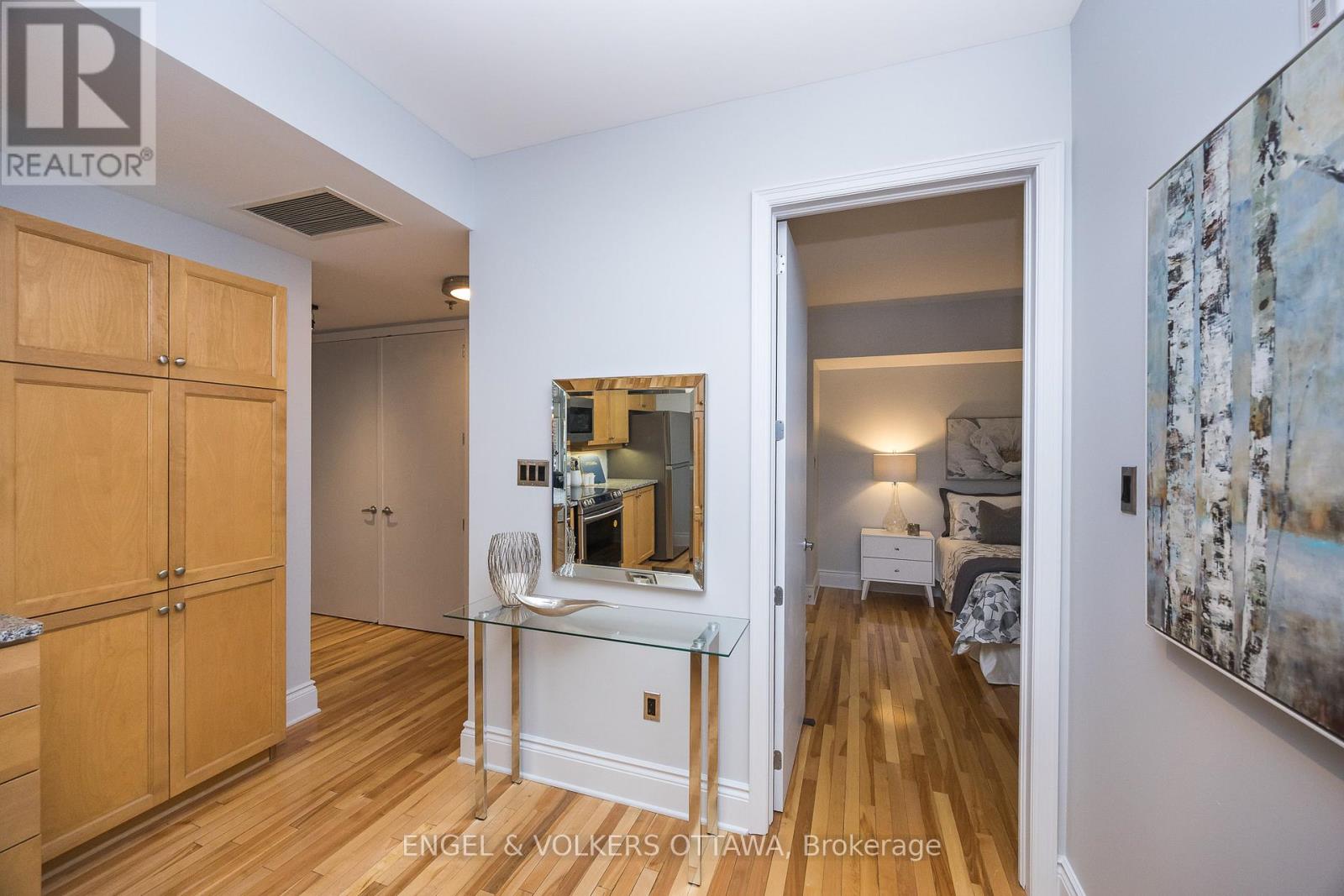 105 - 400 Mcleod Street