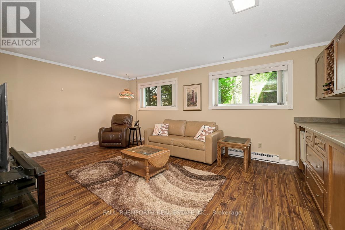 42 Ettrick Crescent