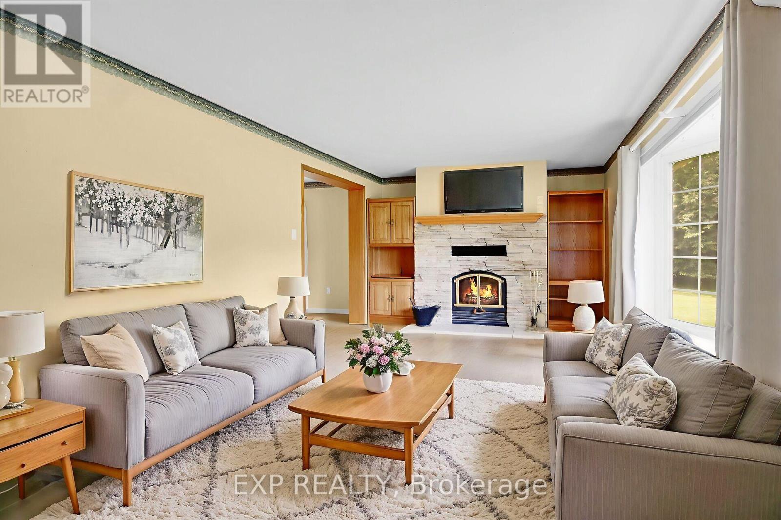 182 Robertson Drive