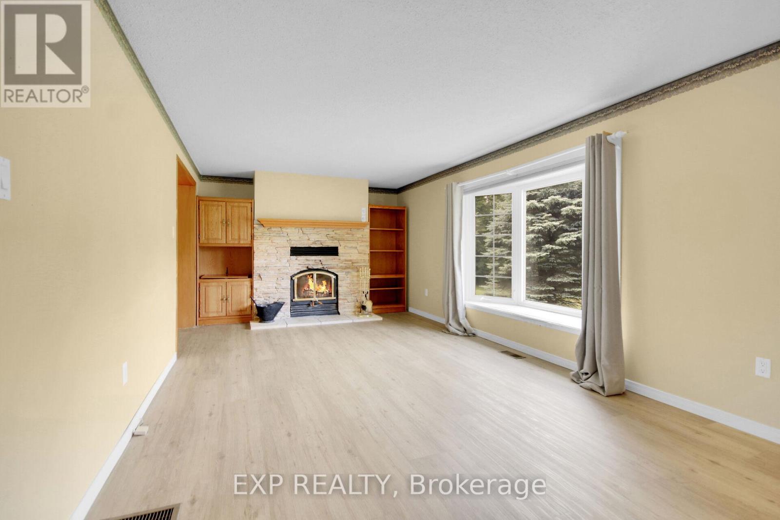182 Robertson Drive