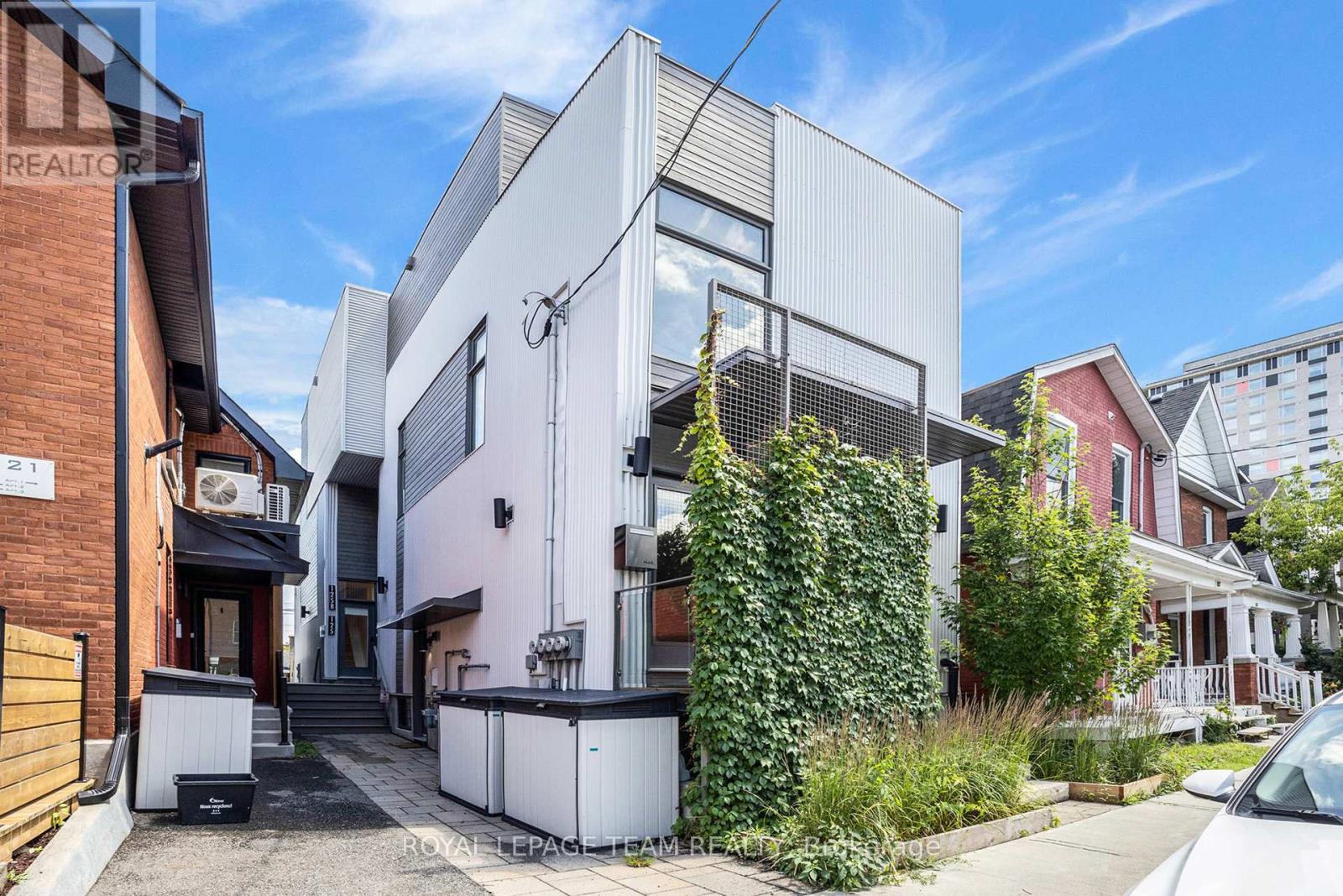 125 Carruthers Avenue