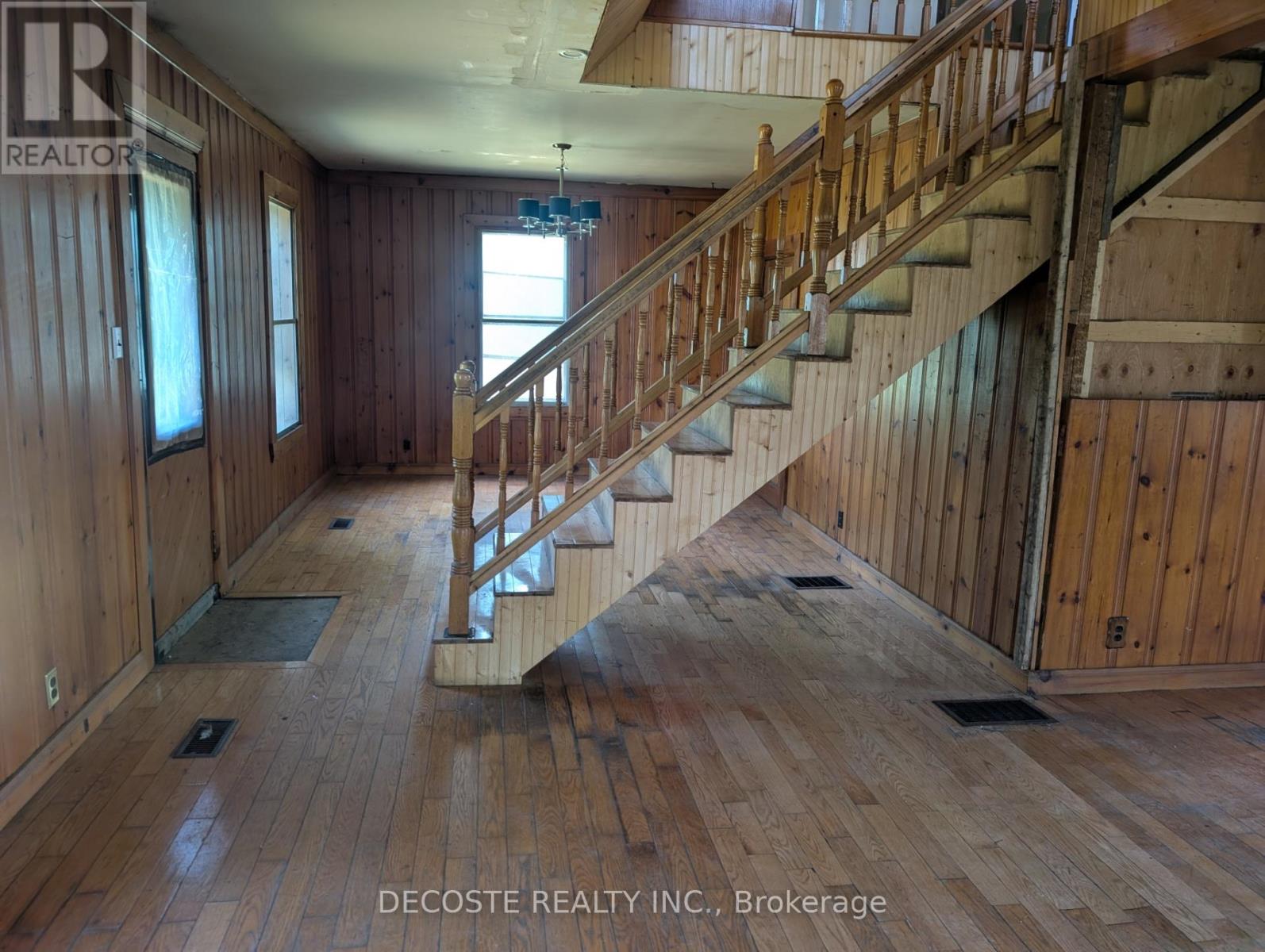 20800 Lochiel Road