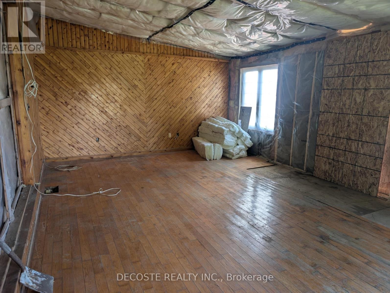 20800 Lochiel Road