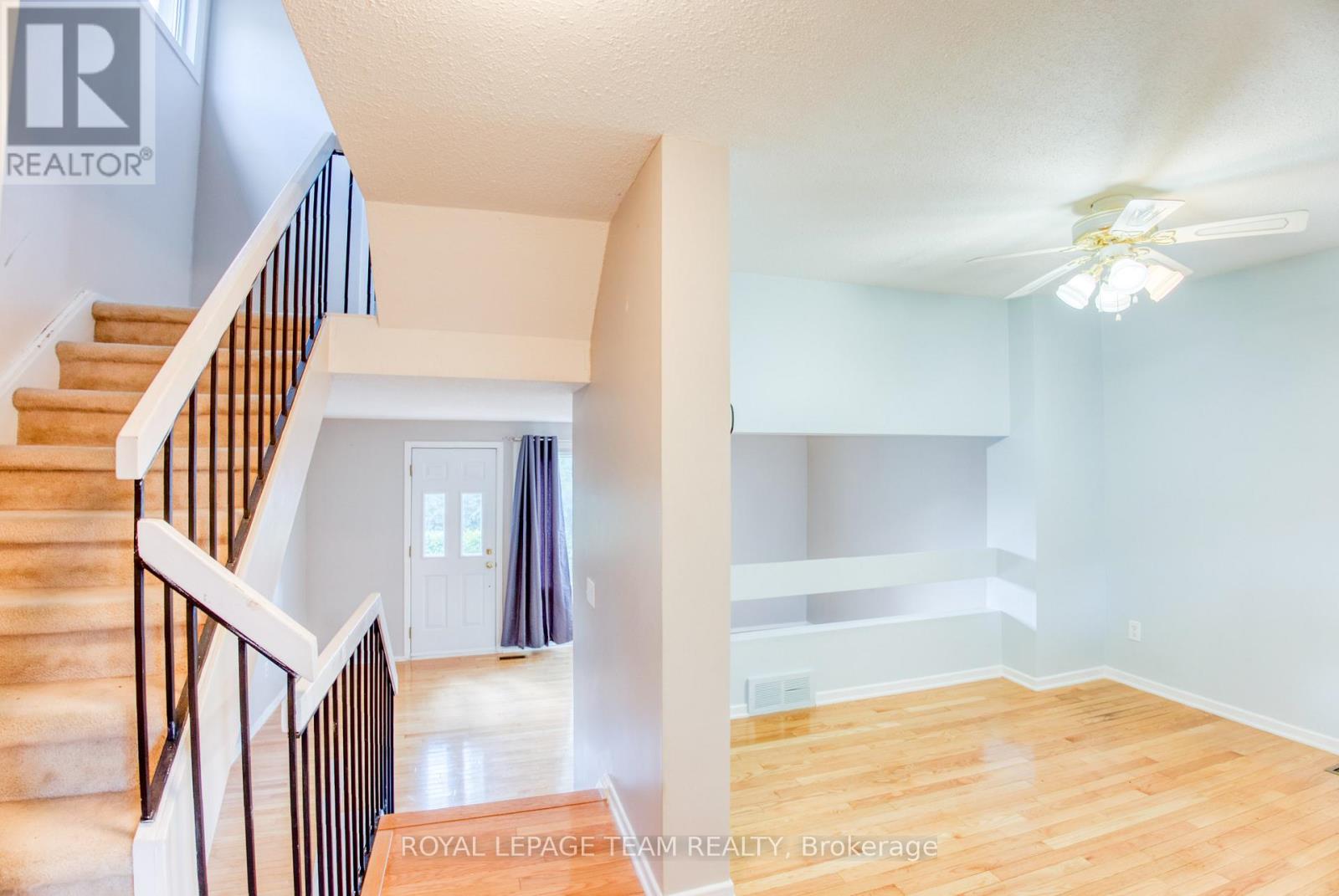 1094 Grenoble Crescent