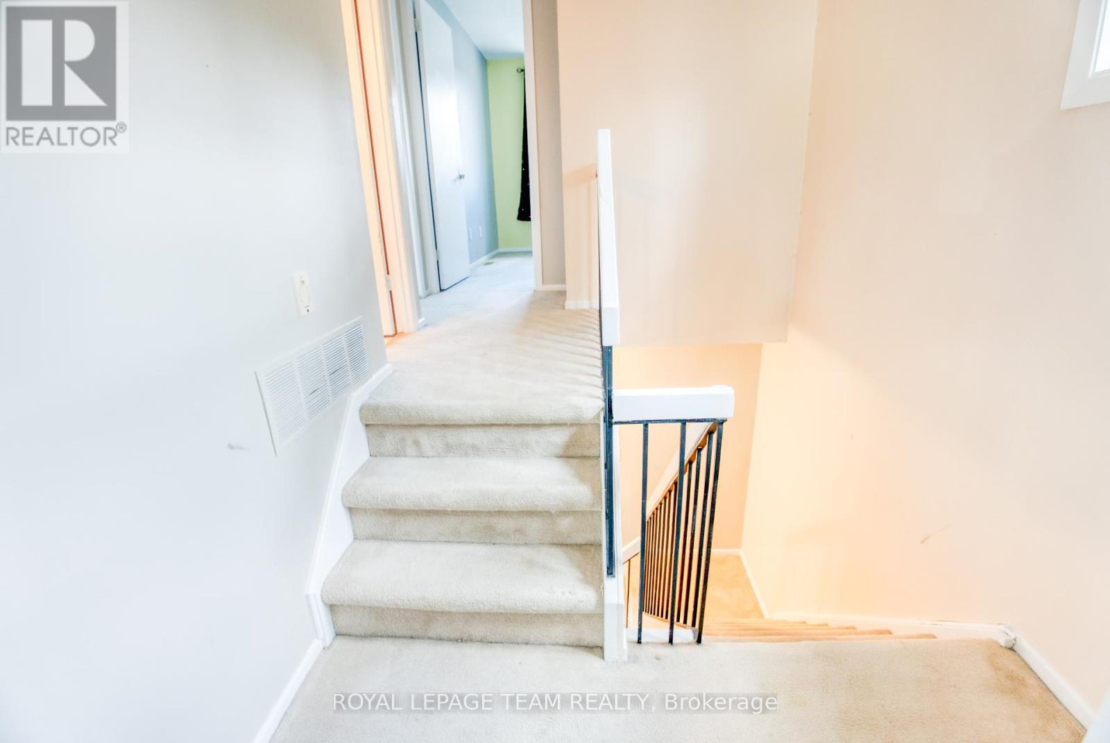 1094 Grenoble Crescent