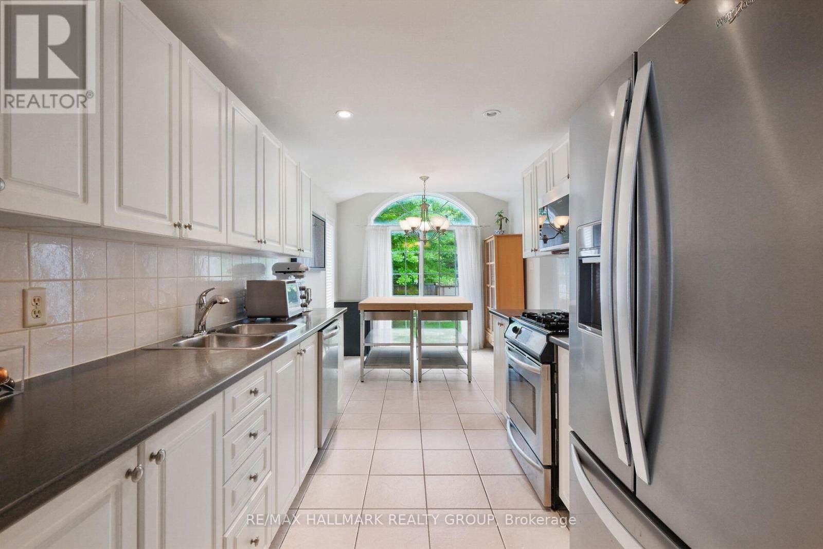 15 Mcpeake Place