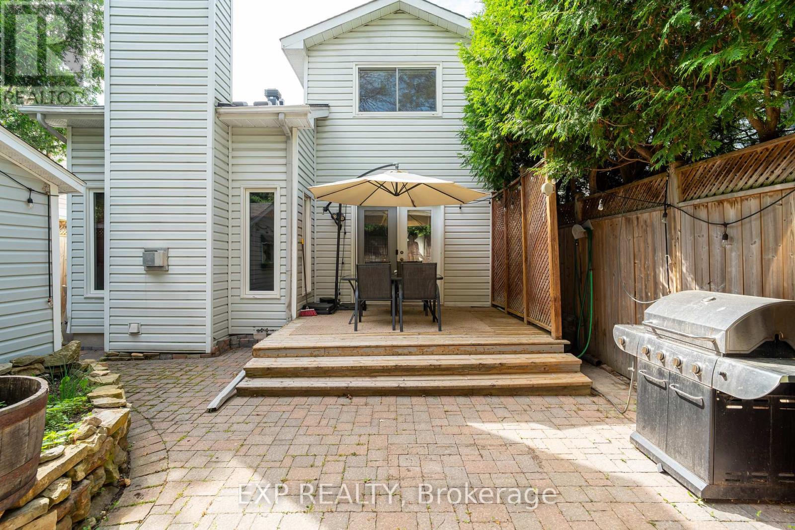 18 Hawley Crescent
