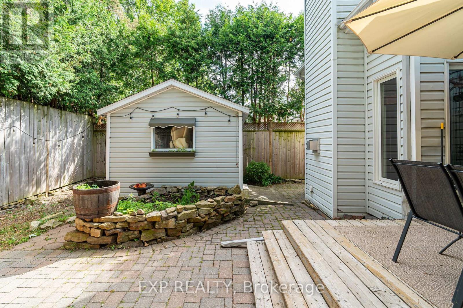 18 Hawley Crescent