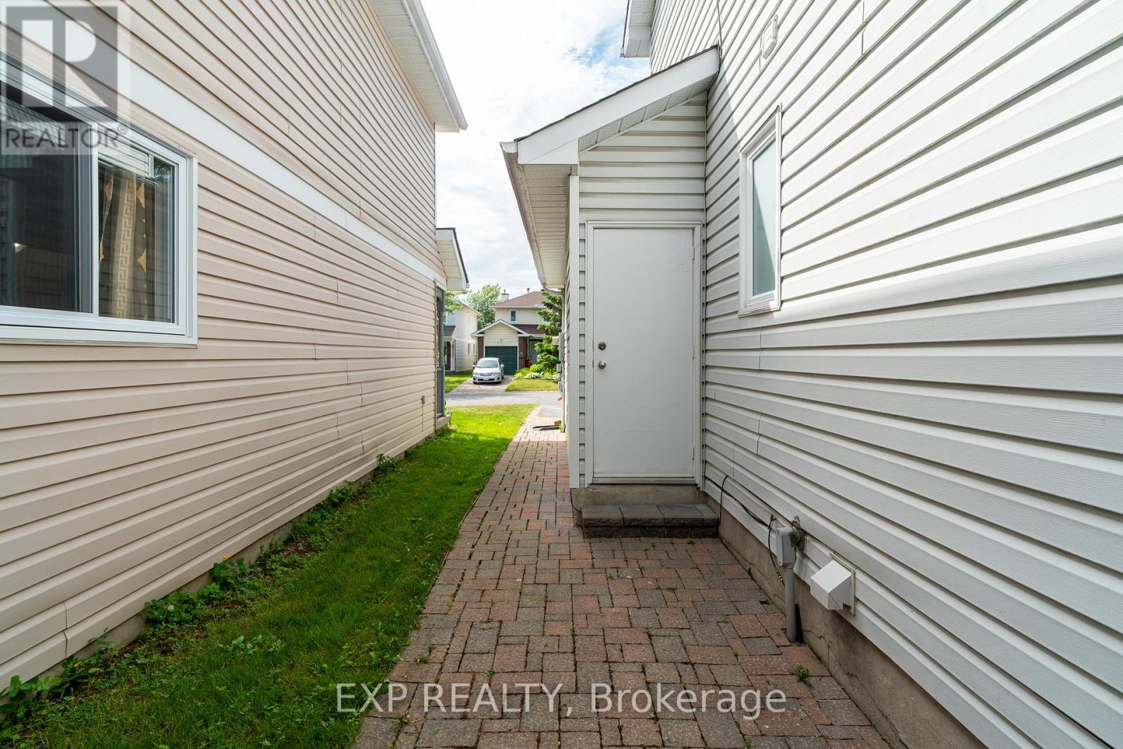 18 Hawley Crescent