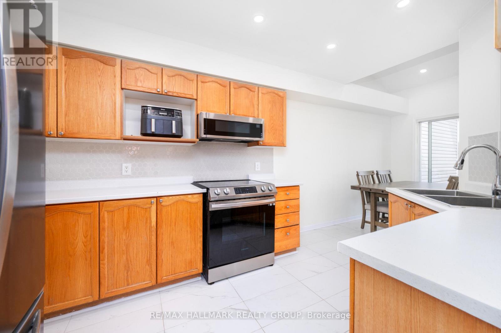 73 Palmadeo Drive