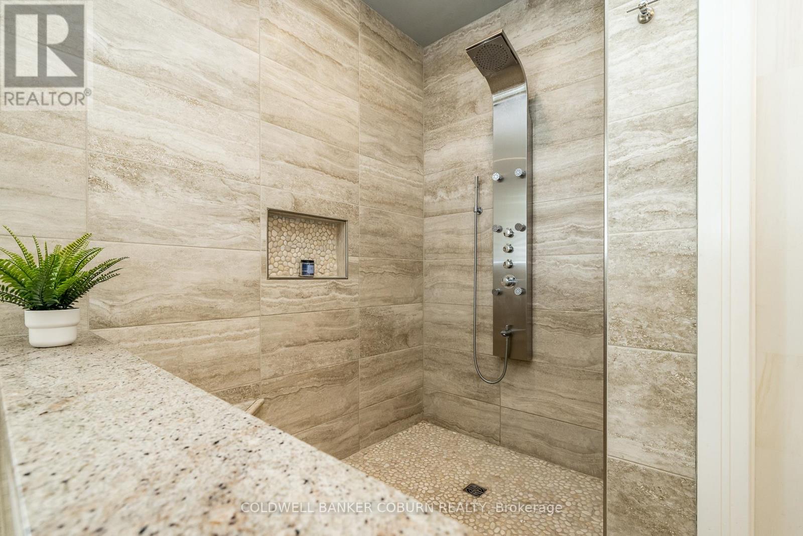 515 West Lake Circle