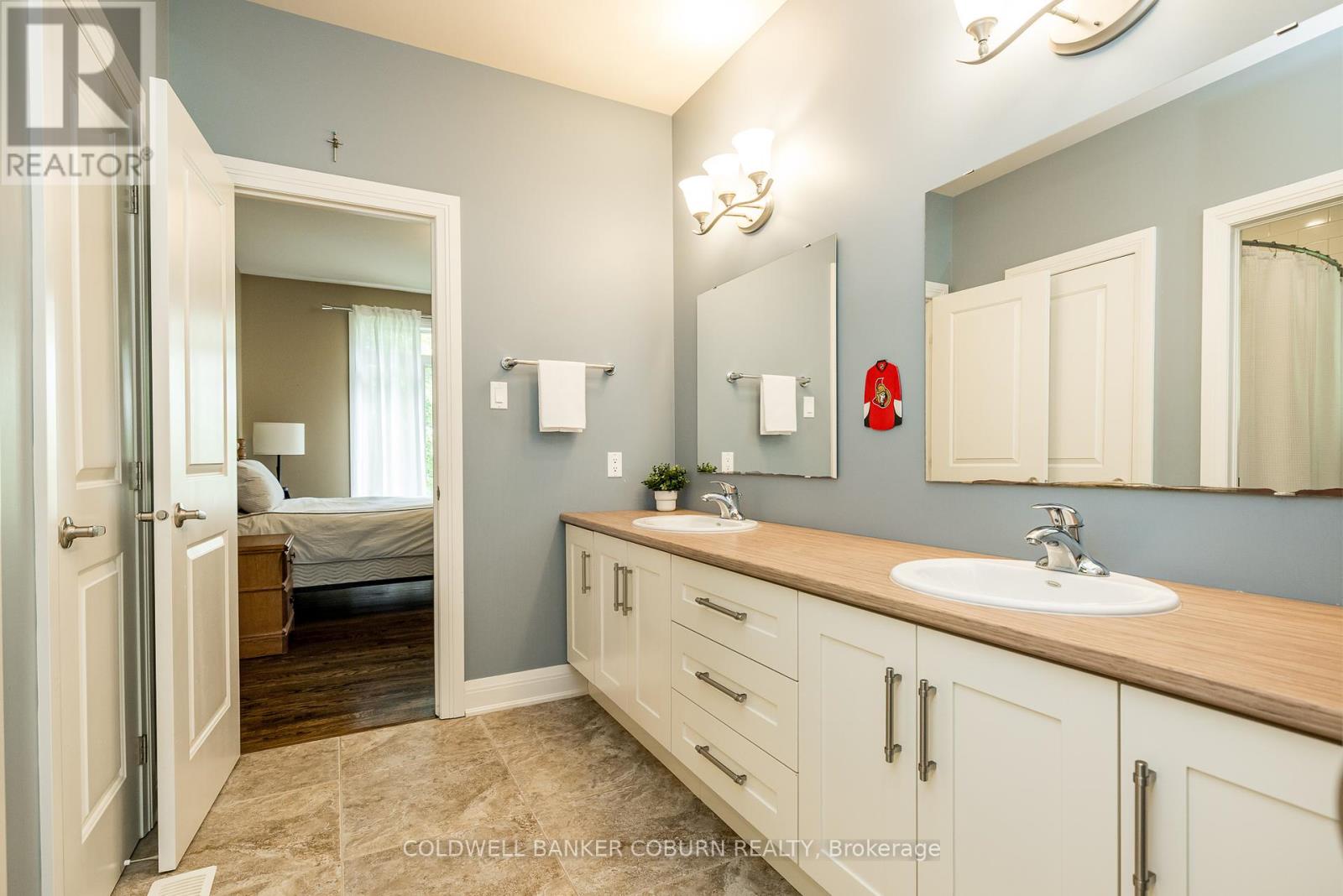 515 West Lake Circle