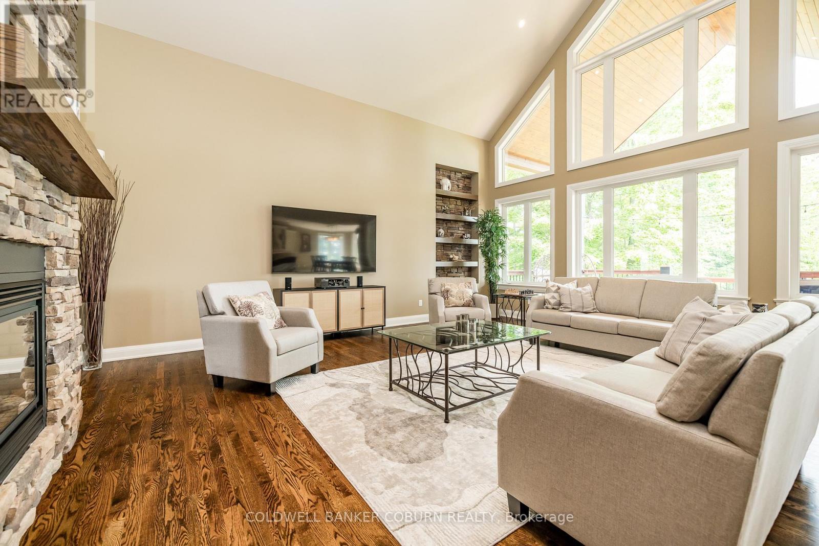 515 West Lake Circle