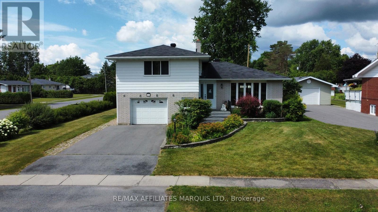 11 Ault Drive
