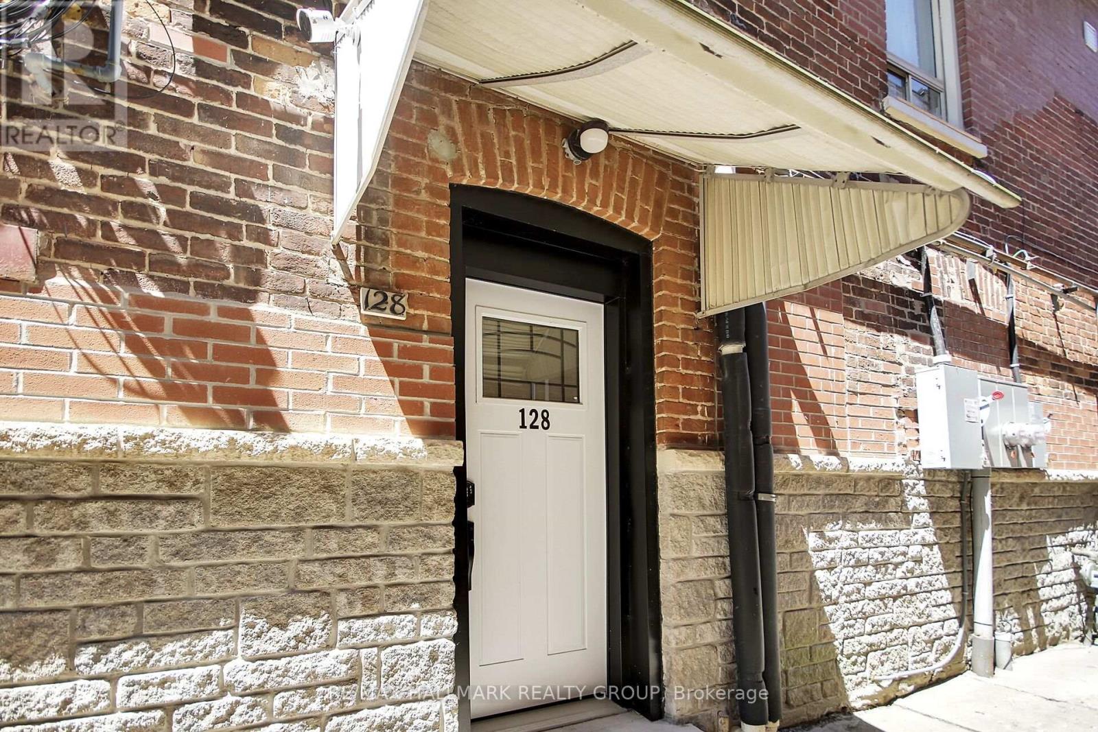 128 - 126-128 Prescott Street
