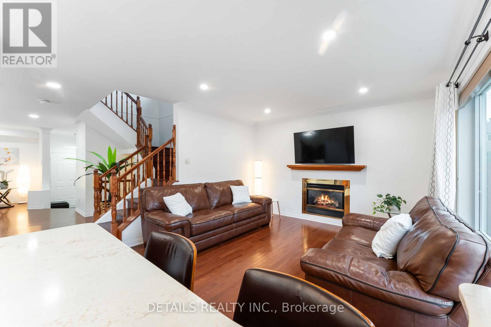 15 Daybreak Street