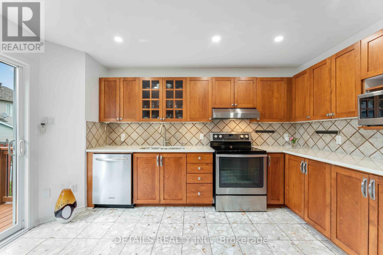 15 Daybreak Street