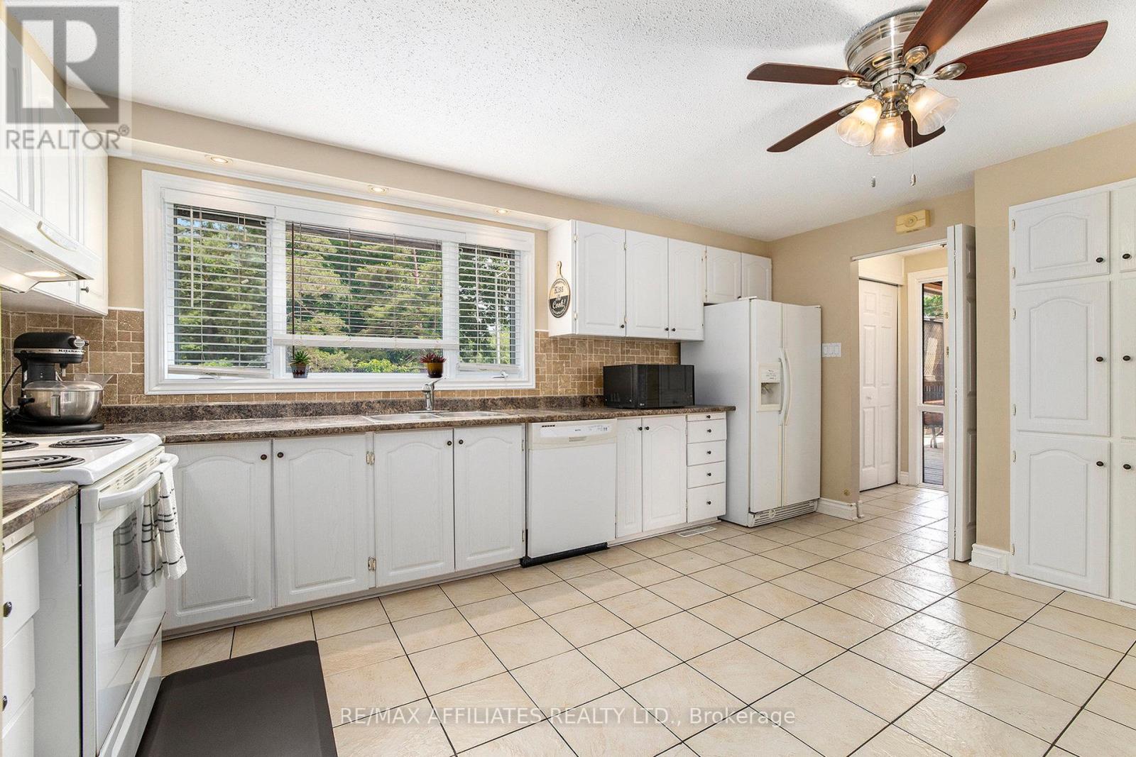 23 Sioux Crescent