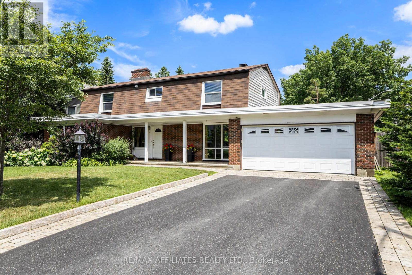 23 Sioux Crescent