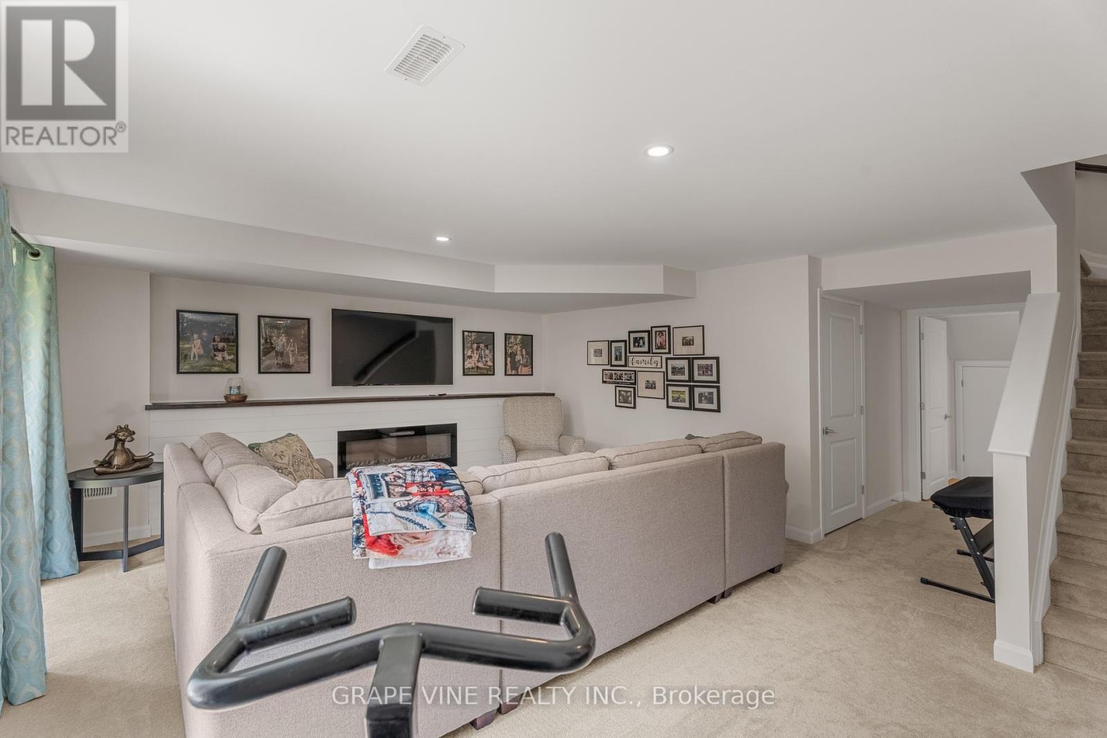 148 Attwell Private