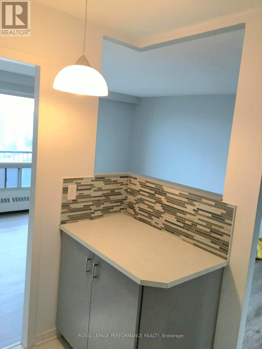 1113 - 20 Chesterton Drive W