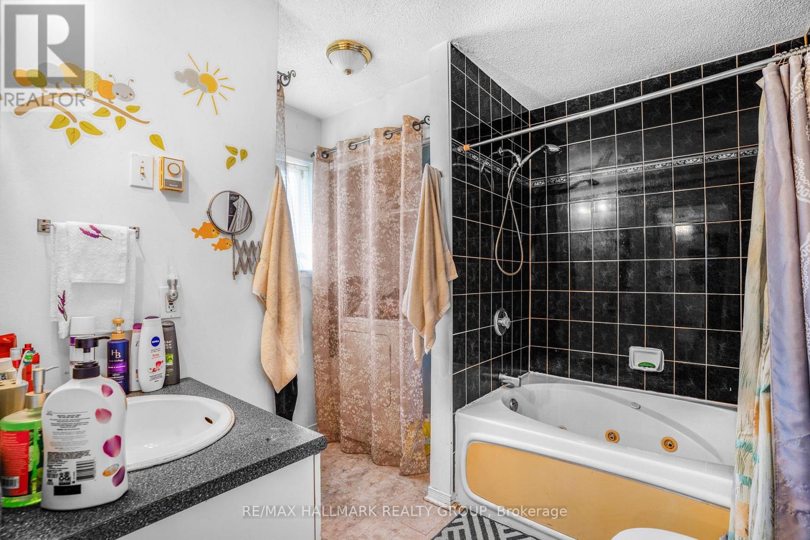 1013 Jacynthe Street
