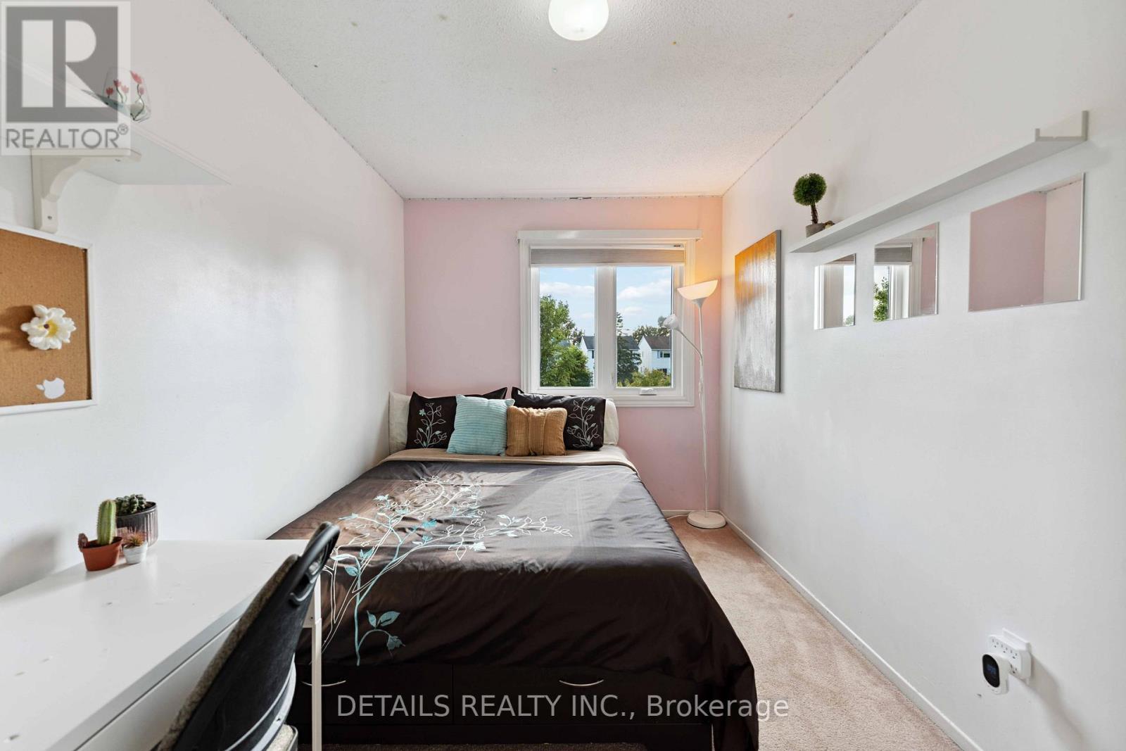 1537 Briarfield Crescent
