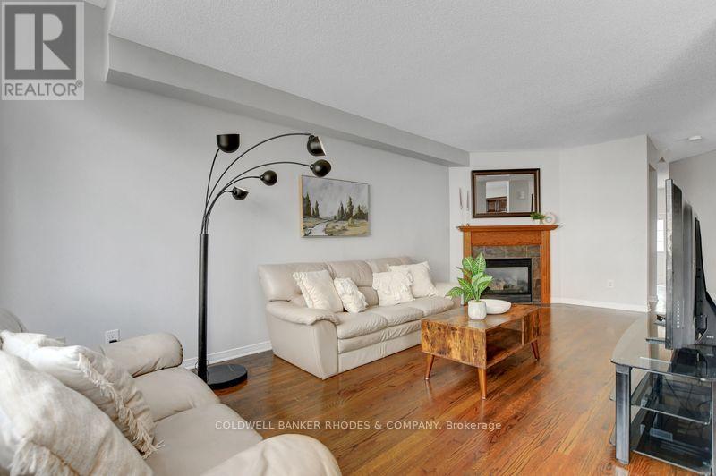 261 Rolling Meadow Crescent