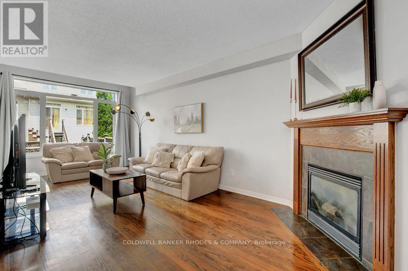 261 Rolling Meadow Crescent