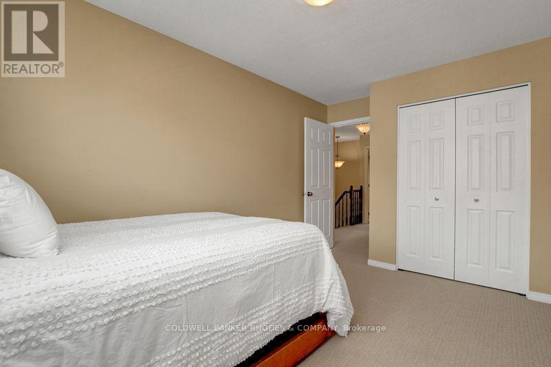 261 Rolling Meadow Crescent