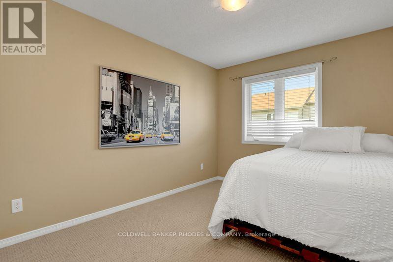261 Rolling Meadow Crescent