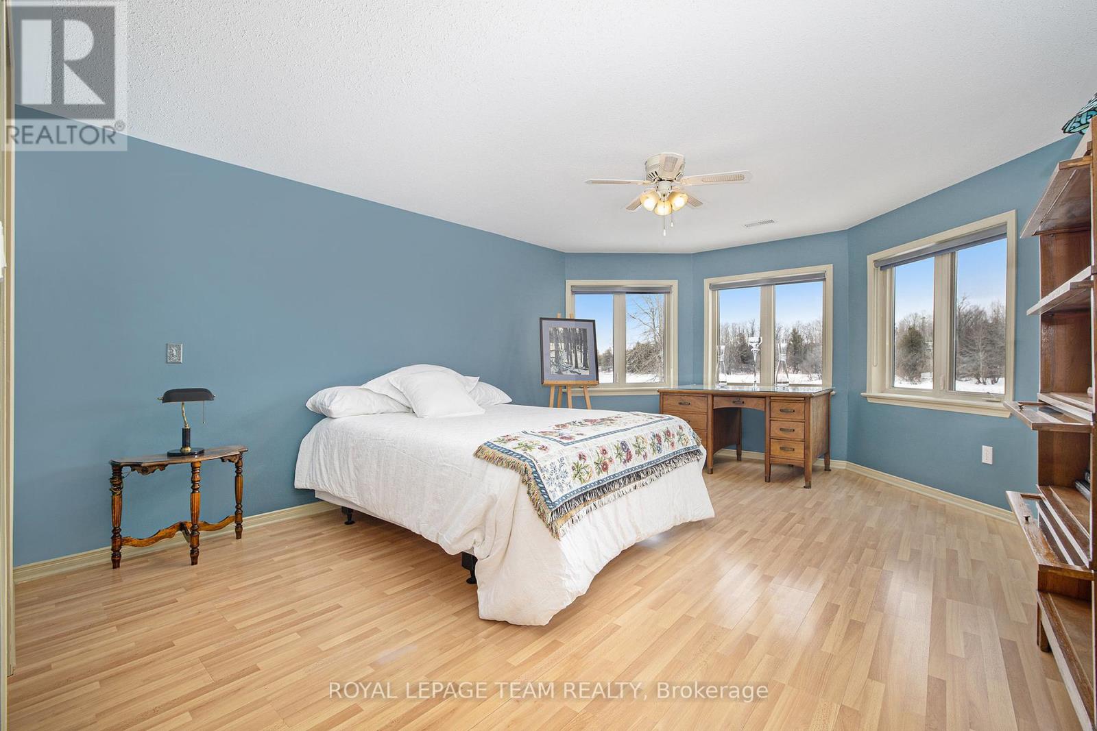 2124 Cty Rd 18 Road S