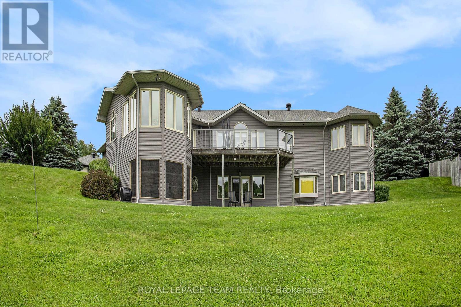 2124 Cty Rd 18 Road S