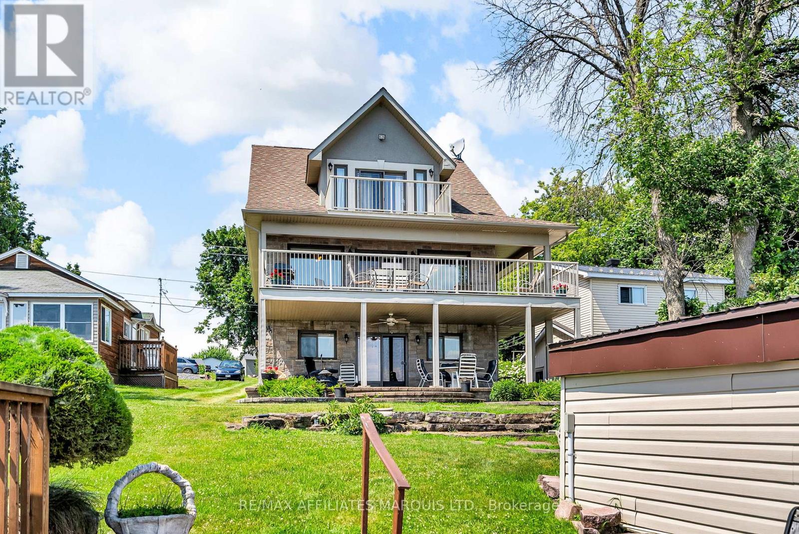 6796 St Louis Point Road