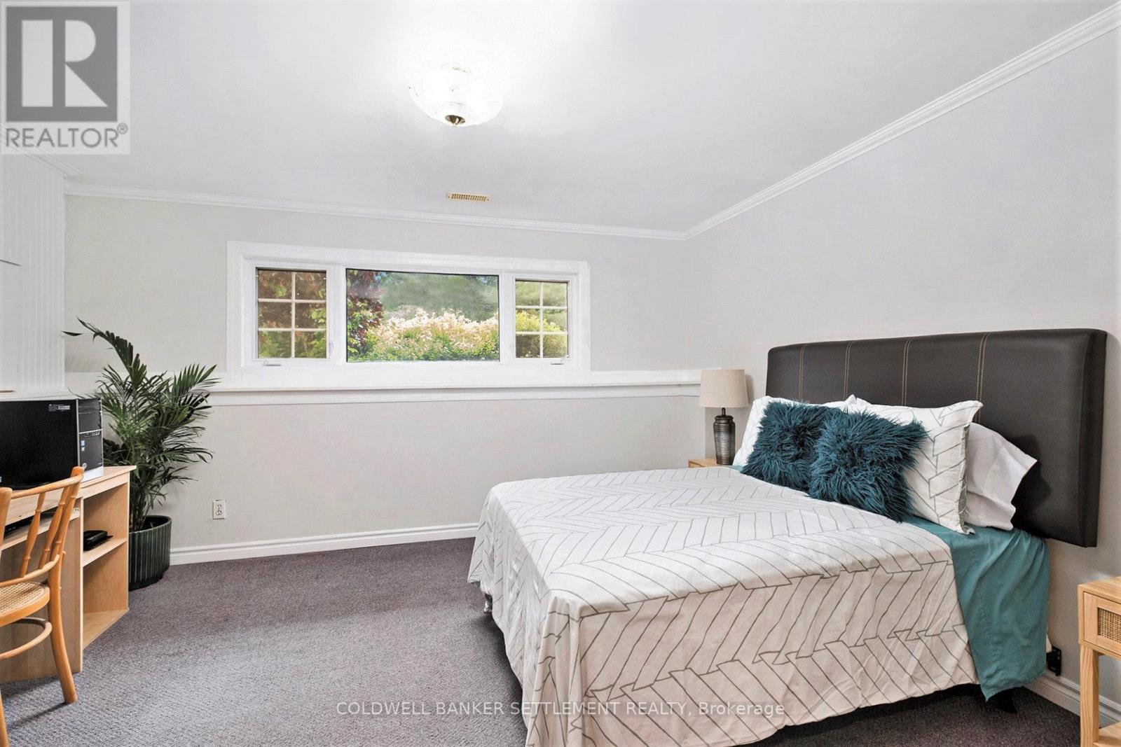376 Churchill Road