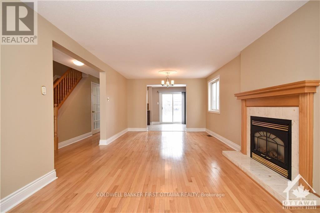1883 Des Prairies Avenue
