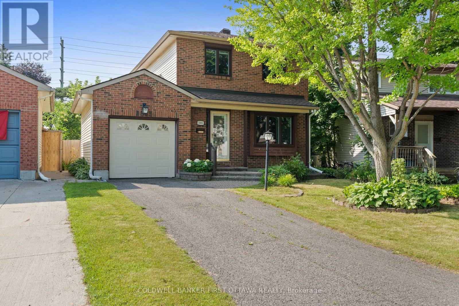 1883 Des Prairies Avenue