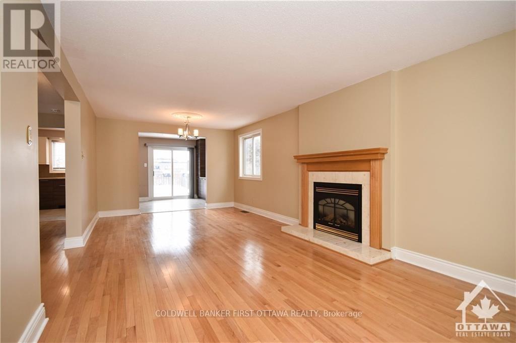1883 Des Prairies Avenue