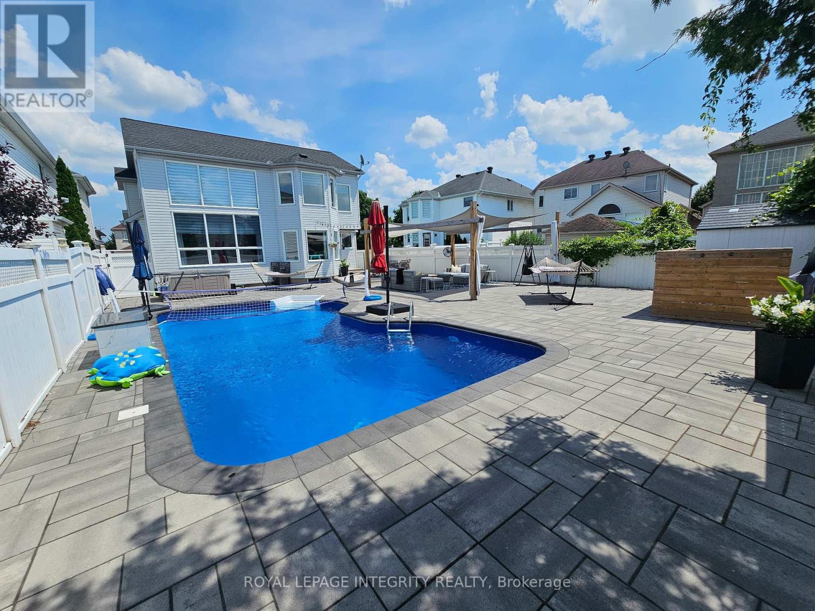 4 Bracewood Way