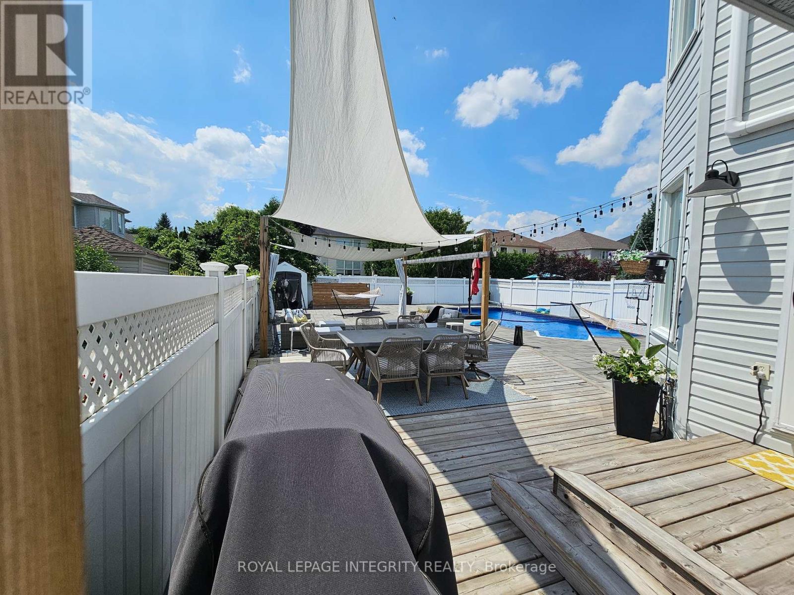 4 Bracewood Way