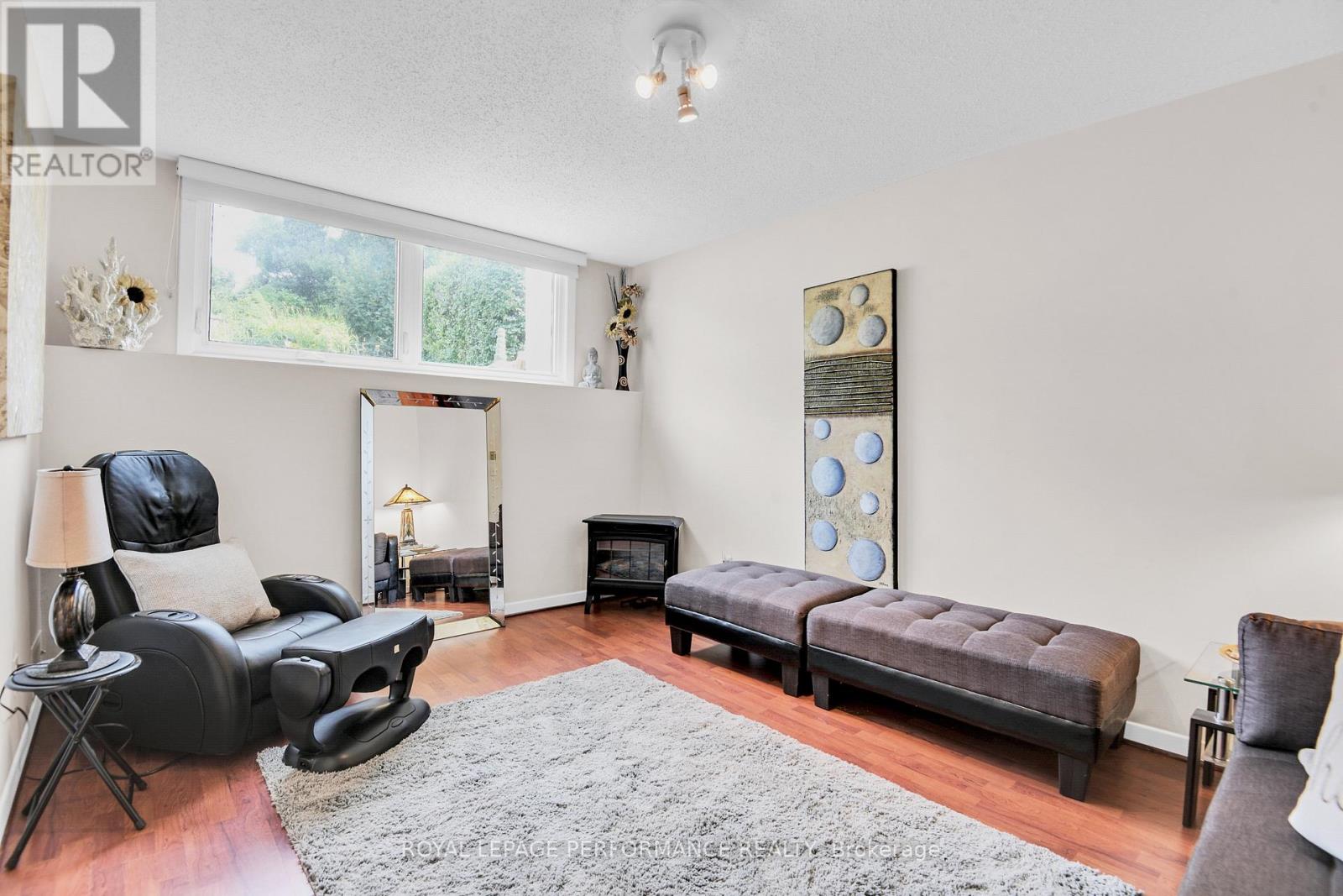 106 Queensline Drive