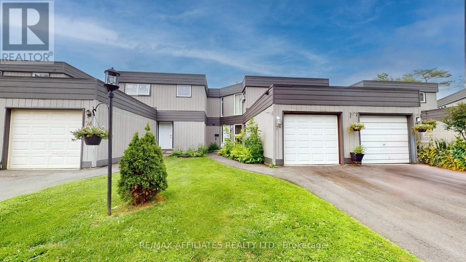 11 - 76 Compata Way S